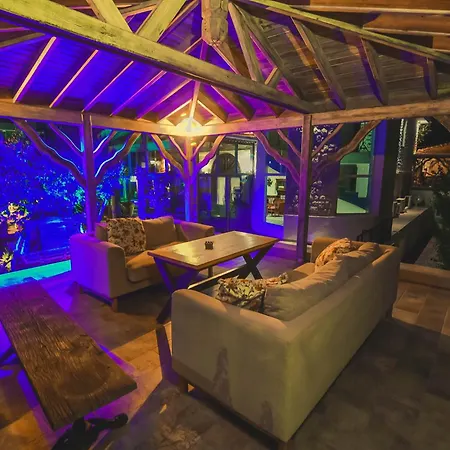 Hotel Ruezgarguelue *